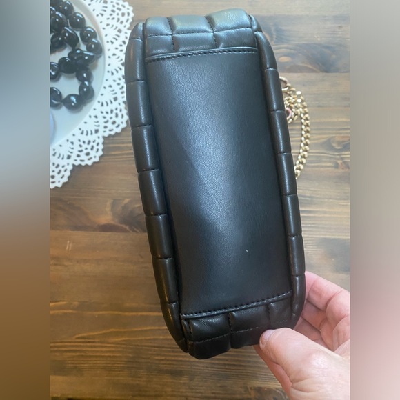 Urban Expressions Quilted Black Vegan Leather Bag - Picture 5 of 9